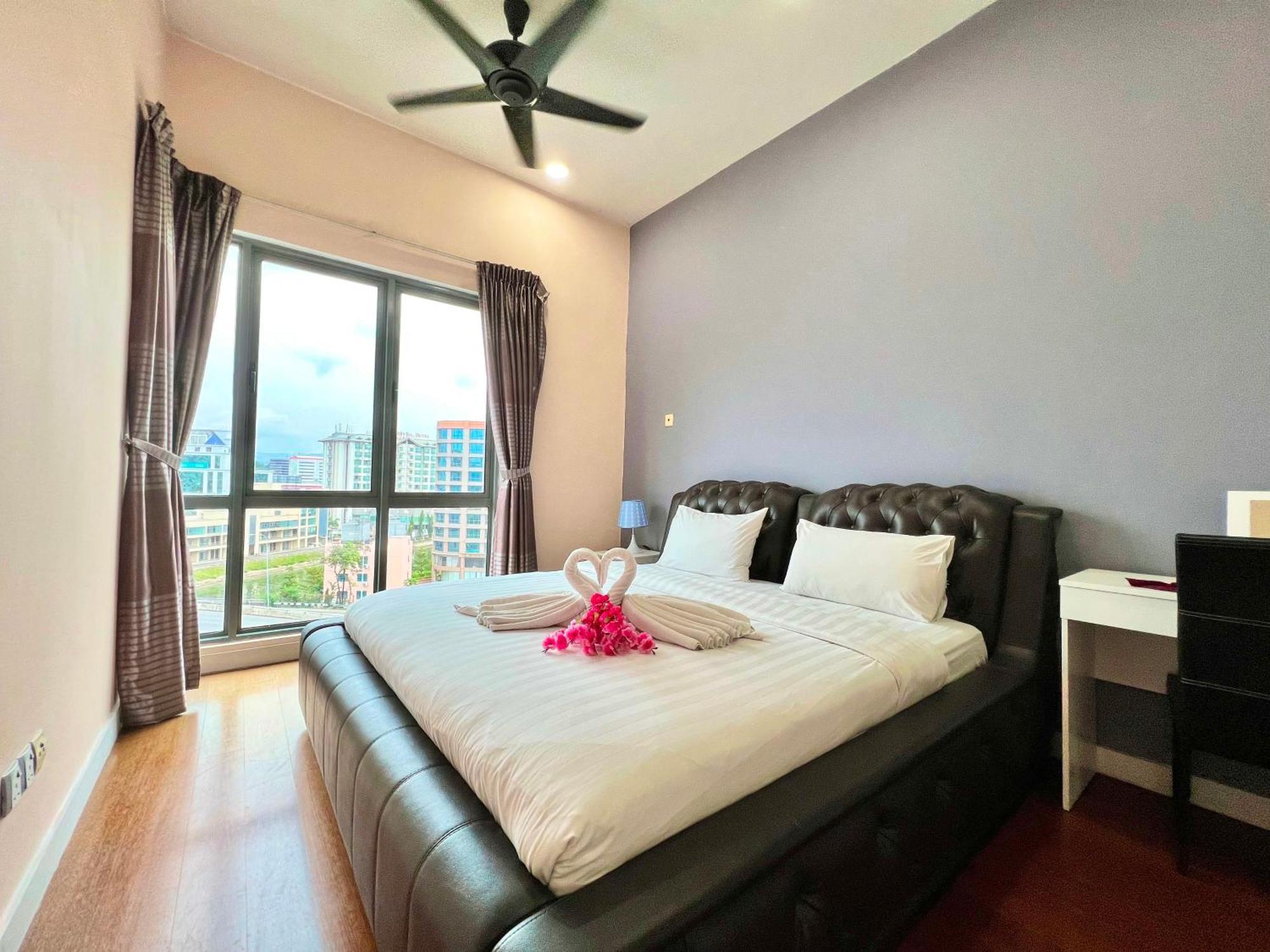 Capital O 90987 The Loft Residences Homestay @ Imago Shopping Mall 2 Kampong Sembulan Bagian luar foto