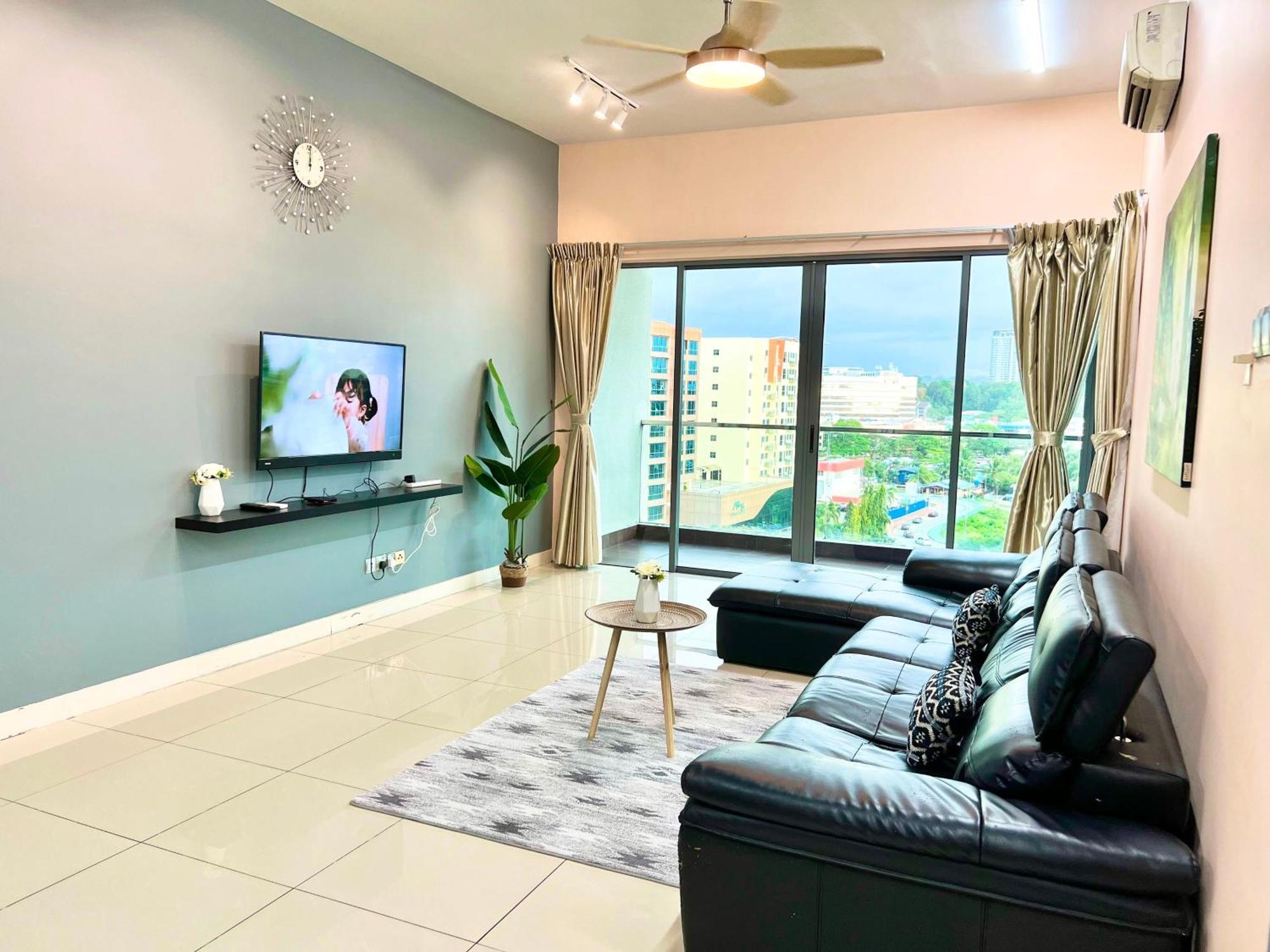 Capital O 90987 The Loft Residences Homestay @ Imago Shopping Mall 2 Kampong Sembulan Bagian luar foto