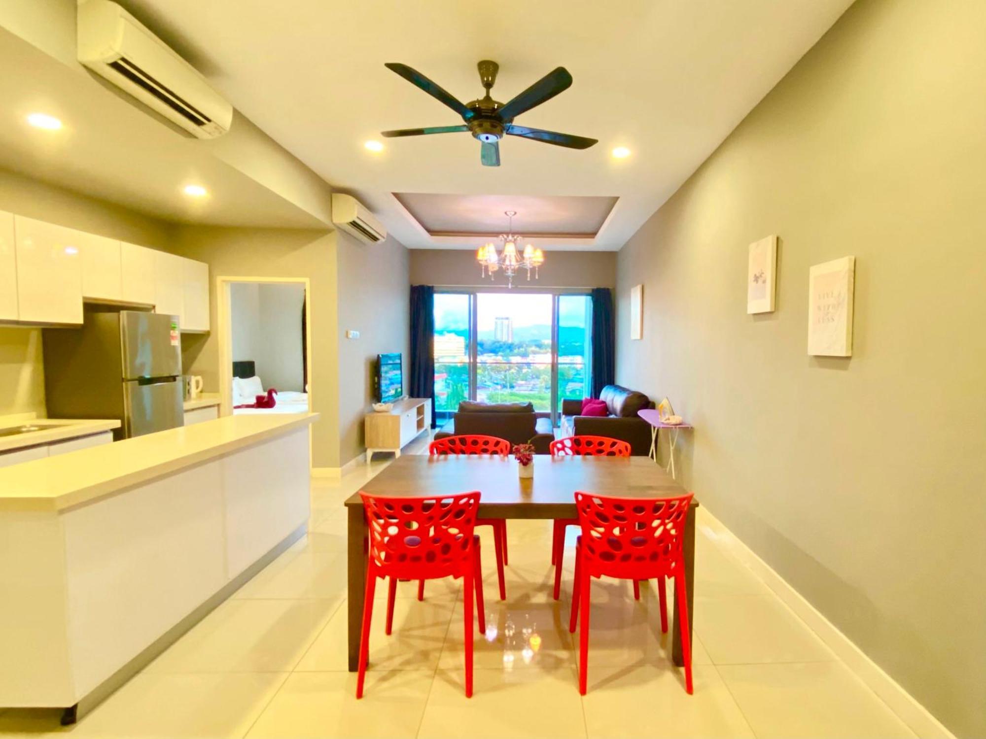 Capital O 90987 The Loft Residences Homestay @ Imago Shopping Mall 2 Kampong Sembulan Bagian luar foto